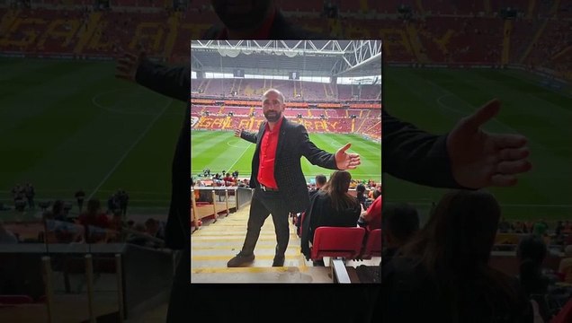 Hakan Çalhanoğlu'nun babasından Galatasaray taraftarını heyecanlandıran kare! Erden Timur ile poz verdi