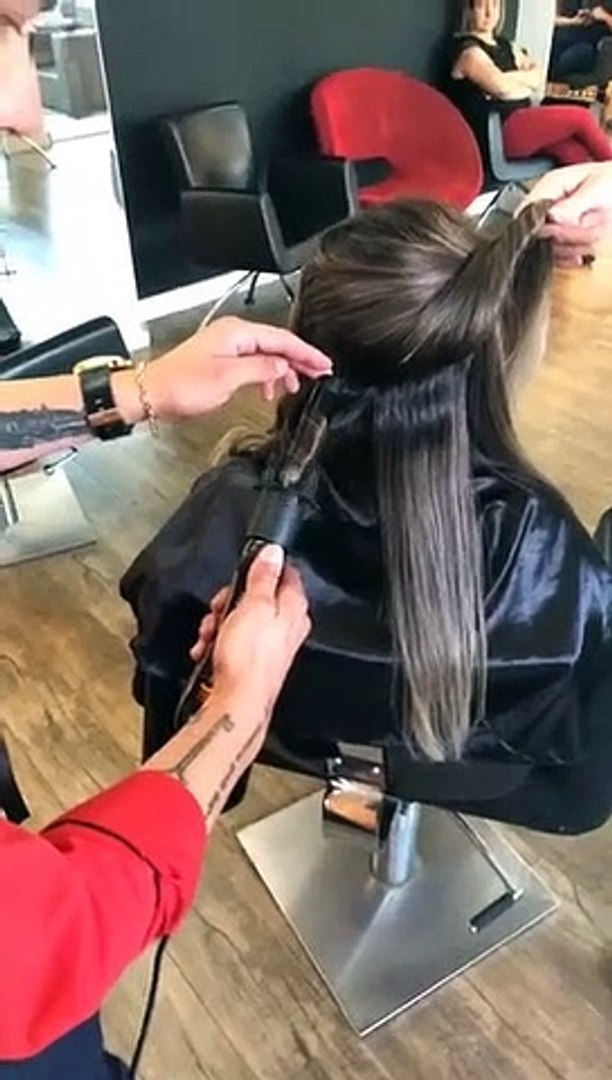 Curly Hair Tutorial - How to Style Wavy Hair