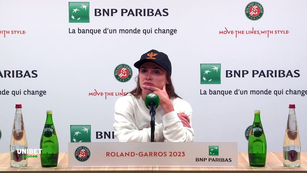 Roland-Garros 2023 - Elina Svitolina : "I don't know why she was waiting. My statements were very clear about the handshake. Then I expected anyone who lost in that situation to get booed, so it wasn't a surprise that I get booed"