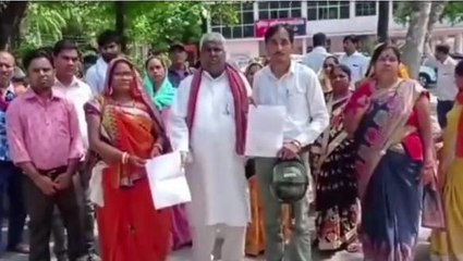 जबलपुर: युवक से परेशान ग्रामीण, कार्यवाही की मांग को लेकर सड़कों पर उतरे लोग