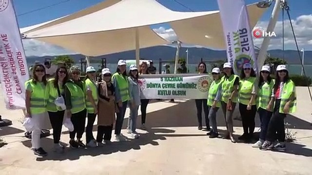 Ils ont fait du vélo autour du lac Burdur et ont ramassé des ordures, le niveau d'eau du lac a augmenté de 7 cm.