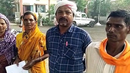 पीएम आवास योजना की राशि हड़पी, ग्रामीण पहुंचे थाने