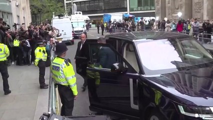 Prince Harry arrives to give evidence in phone hacking trial
