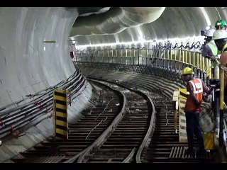 SURAT VIDEO/ लोकसभा चुनाव से पहले सूरत में दौड़ने लगेगी मेट्रो, कापोद्रा के पास जमीन के अंदर एक टनल का कार्य पूरा, दूसरे का शुरू
