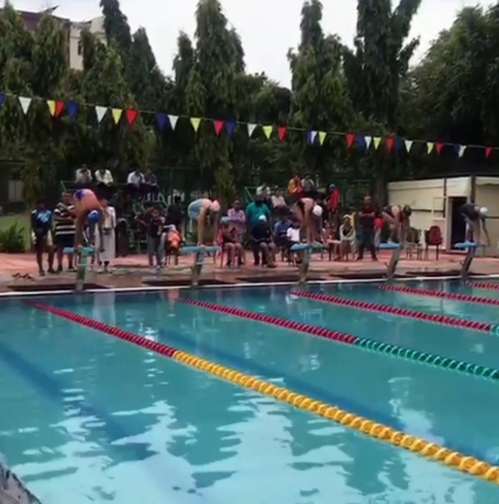 best swimmer : मिलिए हमारी तैराक बेटी से...13 साल की उम्र में बनी प्रदेश की बेस्ट ​स्वीमर