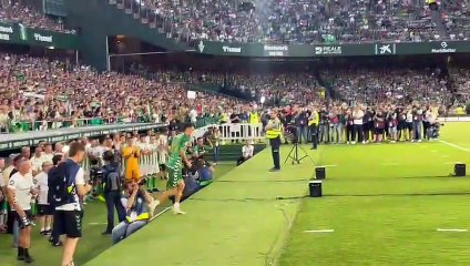 Ovación a Jesús Navas en el Villamarín
