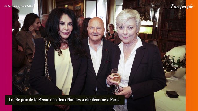 Yamina Benguigui et Frédéric Mitterrand admiratifs face à une grande chercheuse