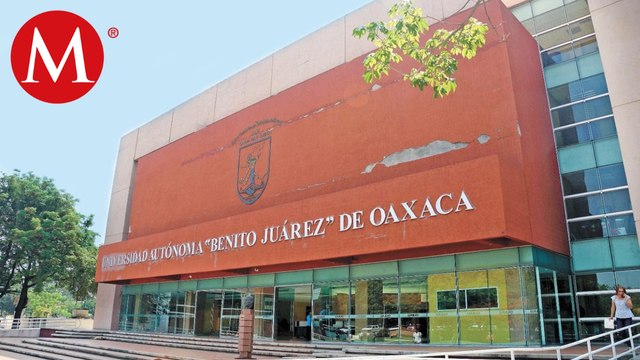 Colectivos feministas se manifiesta en la UABJO por acoso sexual de funcionarios en Oaxaca
