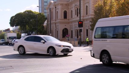 Adelaide taxis should be fully accessible, disability advocacy group urges ahead of SA budget