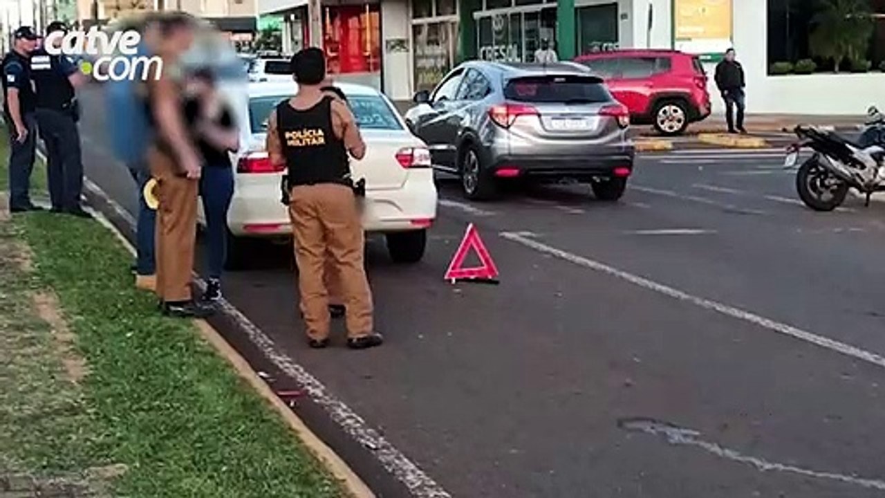 Jovem fica ferido em acidente entre carro e moto em Toledo