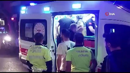 Kadıköy'de Kontrolden Çıkan Araç Kaldırımdaki Ağaca Çarptı: 1 Yaralı
