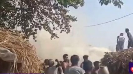 सहरसा: अग्नि पीड़ित परिवारों के बीच जीप अध्यक्ष प्रतिनिधि ने राहत कीट का किया वितरण