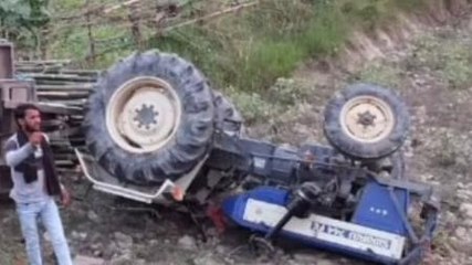 सीतामढ़ी: ट्रैक्टर पलटने से एक व्यक्ति की हुई मौत, दो लोग बुरी तरह जख्मी