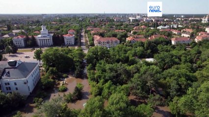 Video herunterladen: Diga di Kakhovka, gravi conseguenze sociali, ambientali ed economiche: 42mila persone a rischio