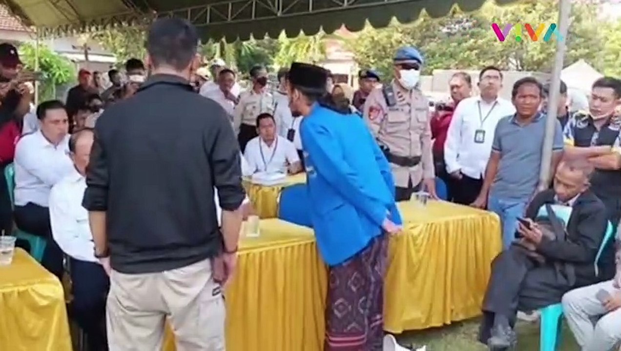 Wajah Syok Pejabat Disiram Air Oleh Aktivis PMII