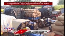 Farmer  Got Threatened By Minister Koppula, DCCB Chairman On Paddy Procurement At Dharmapuri _ V6