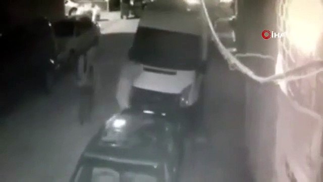 Horreur d'amis à Zeytinburnu devant la caméra： L'ami avec qui il se disputait a été blessé à la jambe avec une arme à feu