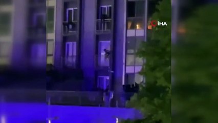 Evini ateşe verip intihar girişiminde bulundu! Kurtuldum derken site sakinlerinden dayak yedi
