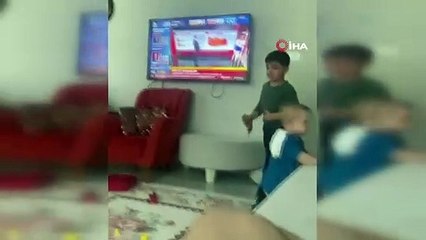 Küçük çocuğa “Erdoğan kaybediyor” şakası
