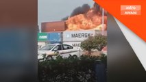 Kontena mengandungi aerosol terbakar di Pelabuhan Utara