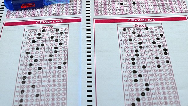 LGS sınavına giren öğrencinin cevap anahtarı sınıfta unutuldu, İlçe Müdürü Çocuğunuz zaten fen lisesine girecek bir çocuk değil dedi