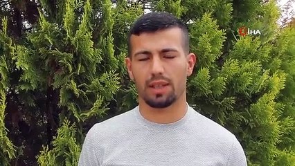 Sivas'ta Ayının Yavrusunu Nehirden Geçirdiği Anlar Kamerada