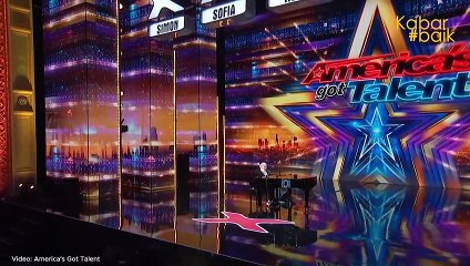 PUTRI ARIANI PENYANYI TUNANETRA ASAL INDONESIA SUKSES MEMBIUS JURI DAN PENONTON AMERICA'S GOT TALENT