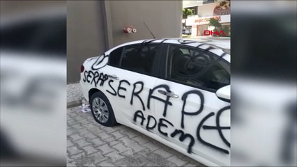 Park halindeki otomobile sprey boyayla "aşkını" yazdı