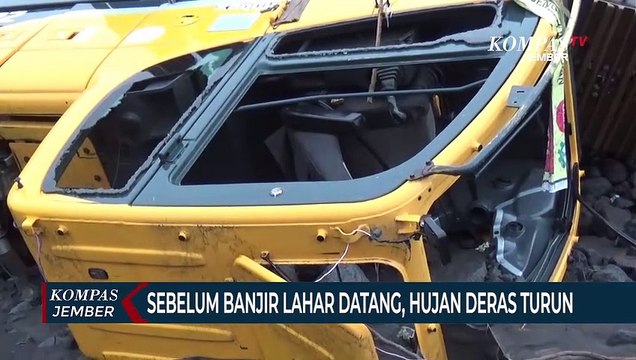 2 Alat Berat Terseret Banjir Lahar Hujan Gunung Semeru