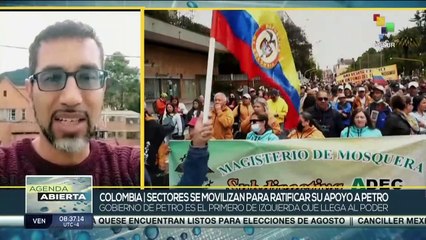 Colombia: Ciudadanos marchan para apoyar al presidente Petro