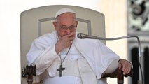 El papa Francisco se somete a cirugía de urgencia y permanecerá varios días hospitalizado
