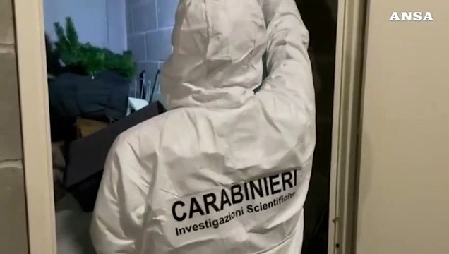 Omicidio Tramontano, i rilievi dei carabinieri nella casa di Senago