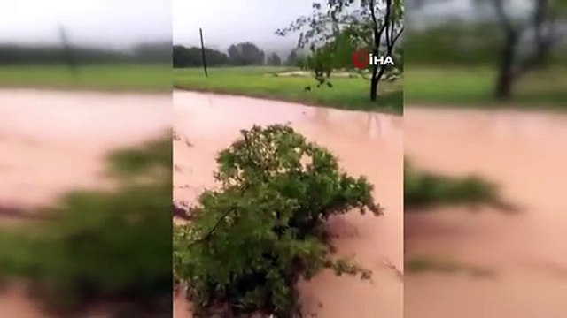 Malatya'da sağanak etkili oldu: Yollar dereye döndü, bazı evleri su bastı