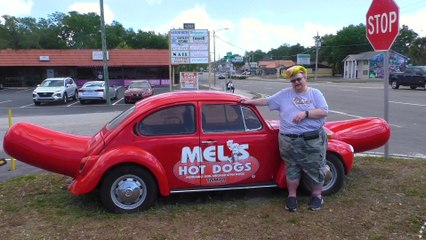 Raw Dogging at Mel's Hot Dogs in Tampa