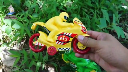 Mencari Mainan Motor Ninja, Mobil Ambulans, Superhero Boboiboy, Ultraman dan Kapal Laut