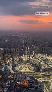 آج تک آپ نے حرم شریف کا ایسا نظارہ نہیں دیکھا ہو گا اللہ مالک الملک آپ کو اپنے گھر اور روضہ رسول ﷺ کی زیارت نصیب کرے ۔ اللہ پاک تمام مسلمانوں کی مشکلیں آسان فرمائے ۔ آمین ثم آمین یارب العلمین