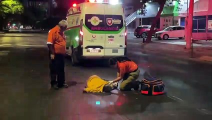 Paramédicos rescatan a un hombre que daban por muerto