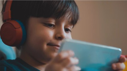 This is what can happen if you wear your headphones for too long