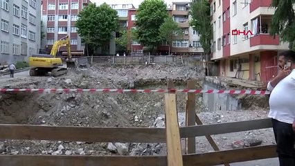 İSTANBUL-BAĞCILAR'DA İNŞAAT ALANINDA TOPRAK KAYDI; 6 KATLI BİNA TAHLİYE EDİLDİ-2