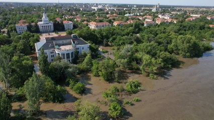 Más de 2.700 personas fueron evacuadas en zonas inundadas tras la destrucción de represa ucraniana