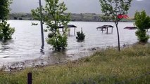 Le taux d'occupation du barrage de Kılıçkaya a atteint 100 %, la zone de loisirs et les installations sociales ont été submergées.