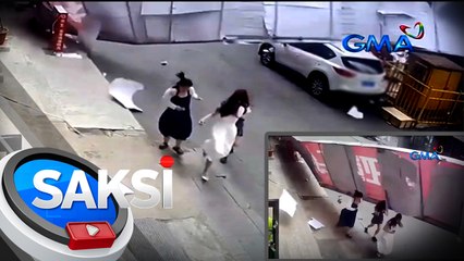 3 babae, tinamaan ng billboard na pinabagsak ng malakas na hangin | Saksi