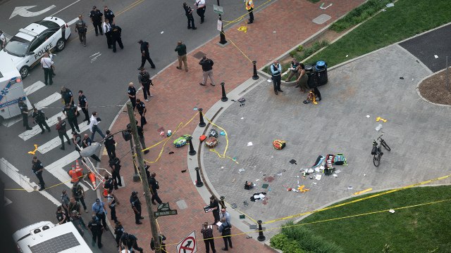 美 버지니아 고교 졸업식장 부근에서 총격...최소 2명 사망·5명 부상 / YTN