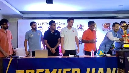 हैंडबॉल लीग 8 जून से होगी शुरू, सीएम ने किया ट्रॉफी का अनावरण