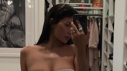 Kylie Jenner verführt bauchfrei und mit knappen Oberteil