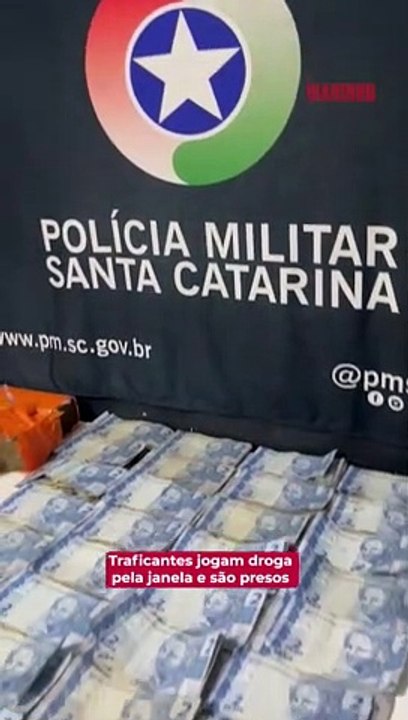 Traficantes jogam droga pela janela e são presos