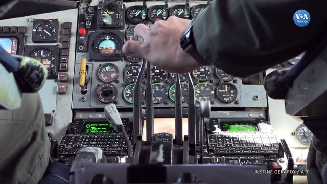 NATO tatbikatında F-15'ler havada yakıt ikmali yaptı