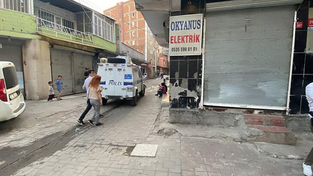 Diyarbakır’da polise güvenlik kamerasını veren esnafın iş yeri kurşunlandı