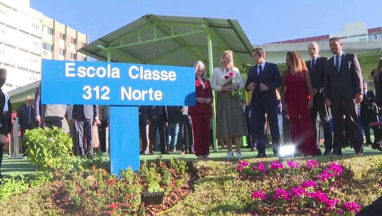 Rainha Máxima promove educação financeira em escola pública de Brasília