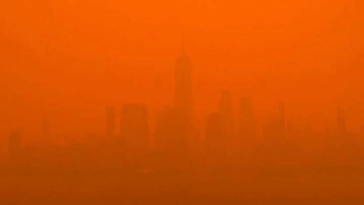 Apocalyptic time-lapse shows New York disappear into orange smoke from Canada wildfires